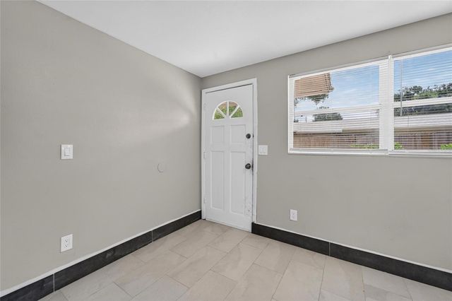 1703 E IDELL STREET, Tampa, FL 33604