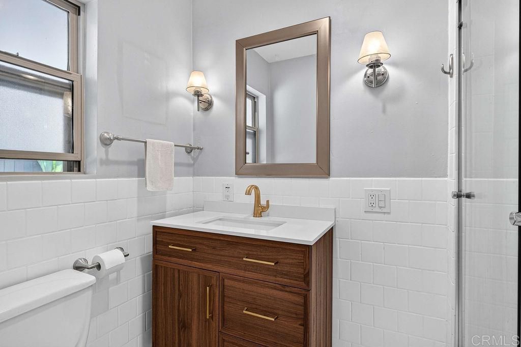 Image 16 of property listing at 1905 Catalina Boulevard, San Diego, CA 92107