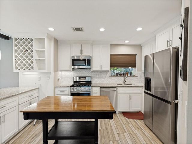 407 Lilly Boulevard, Conroe, TX 77301