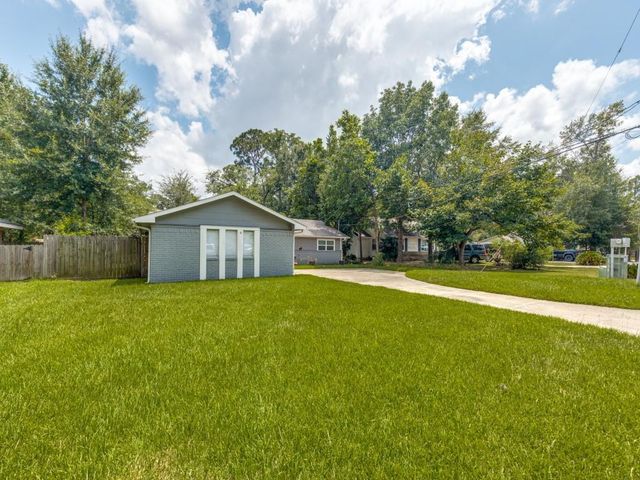 407 Lilly Boulevard, Conroe, TX 77301