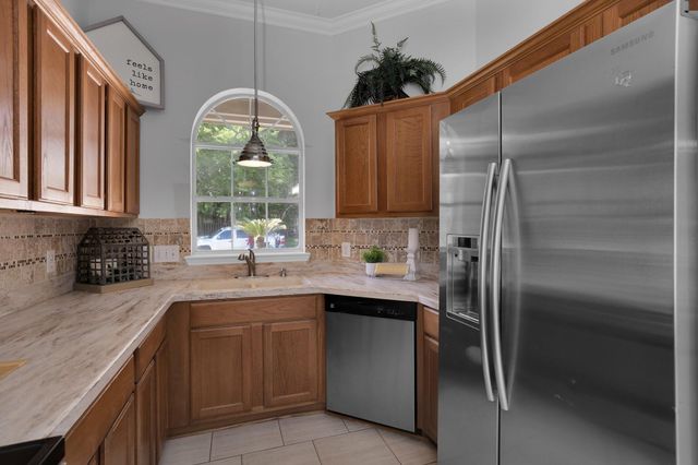 106 Snug Harbor Drive, Conroe, TX 77356