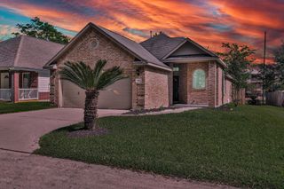 106 Snug Harbor Drive, Conroe, TX 77356