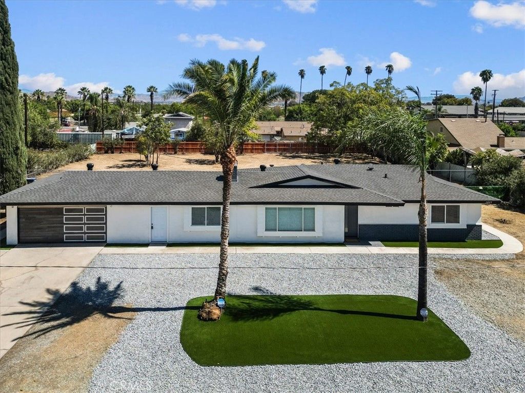 1025 Richards, Perris, CA 92571 — exterior