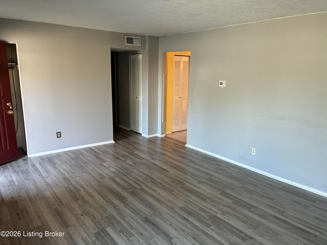 9801 Tucson Ct, Louisville, KY 40223