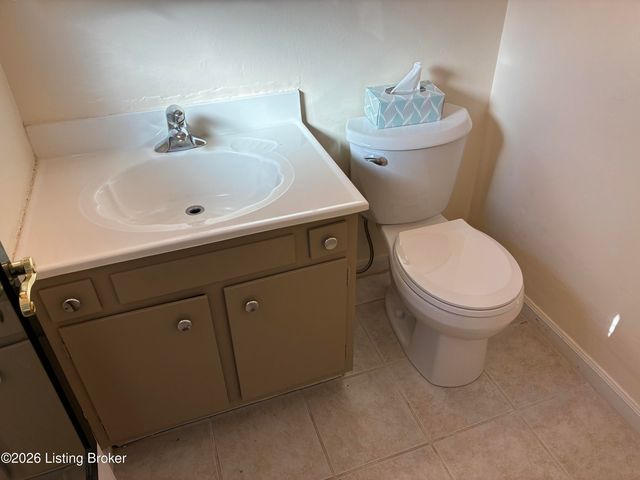 9801 Tucson Ct, Louisville, KY 40223