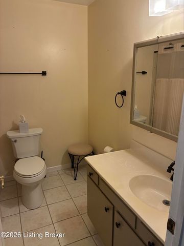 9801 Tucson Ct, Louisville, KY 40223