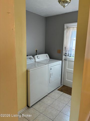 9801 Tucson Ct, Louisville, KY 40223