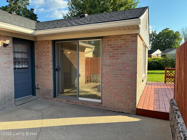 9801 Tucson Ct, Louisville, KY 40223