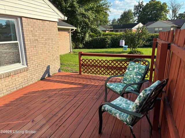 9801 Tucson Ct, Louisville, KY 40223
