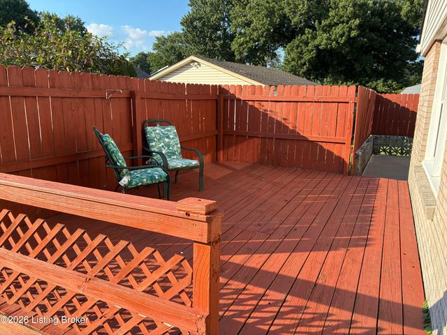 9801 Tucson Ct, Louisville, KY 40223