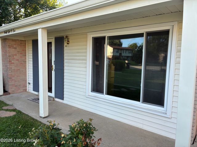 9801 Tucson Ct, Louisville, KY 40223