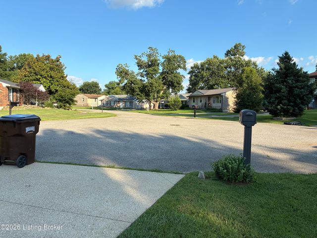 9801 Tucson Ct, Louisville, KY 40223