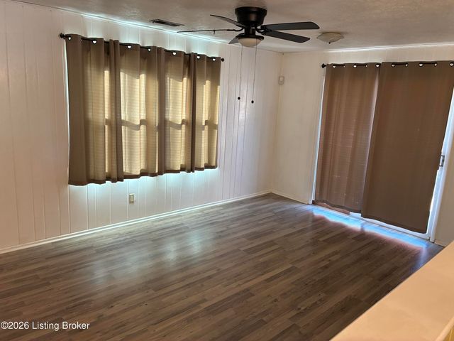 9801 Tucson Ct, Louisville, KY 40223