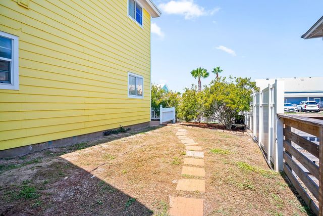 1117 S 9th St 804, Port Aransas, TX 78373