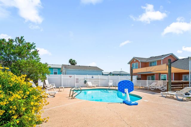 1117 S 9th St 804, Port Aransas, TX 78373