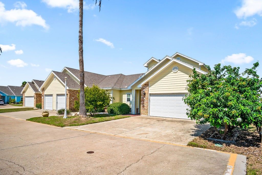 1117 S 9th St 804, Port Aransas, TX 78373