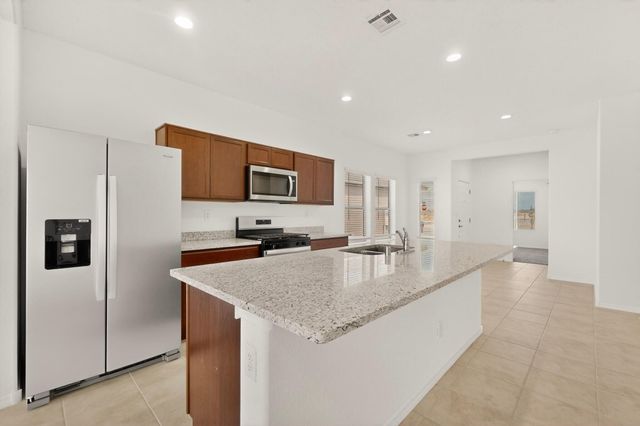 308 Prism Avenue SW, Rio Rancho, NM 87124