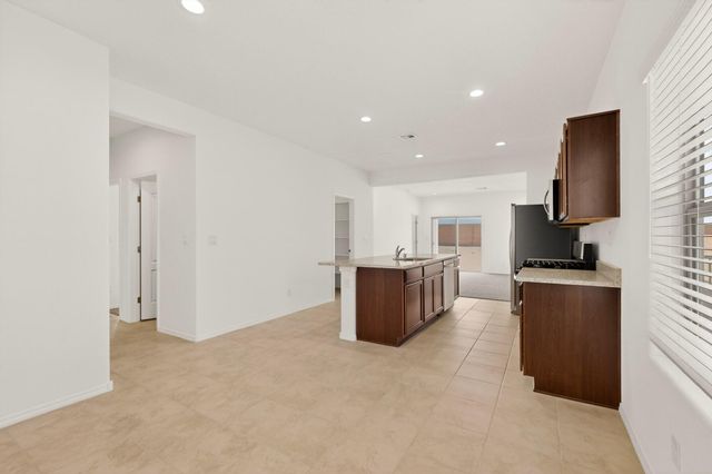 308 Prism Avenue SW, Rio Rancho, NM 87124