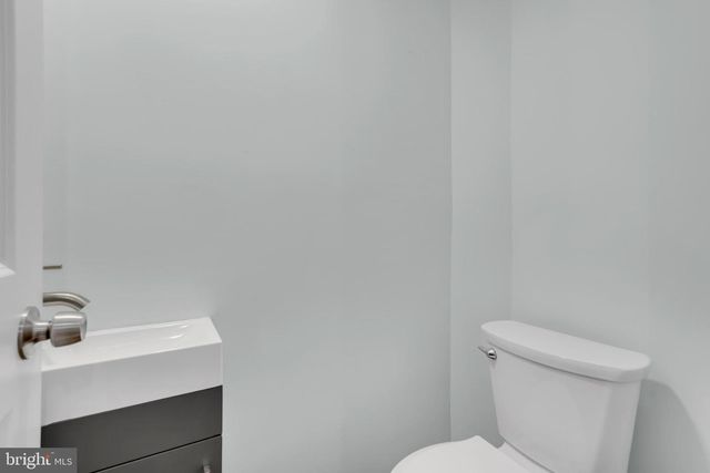 1527 MONTANA AVE NE, Washington, DC 20018