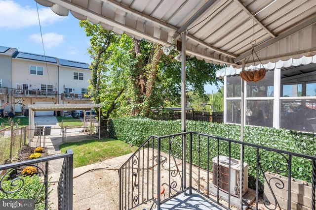 1527 MONTANA AVE NE, Washington, DC 20018