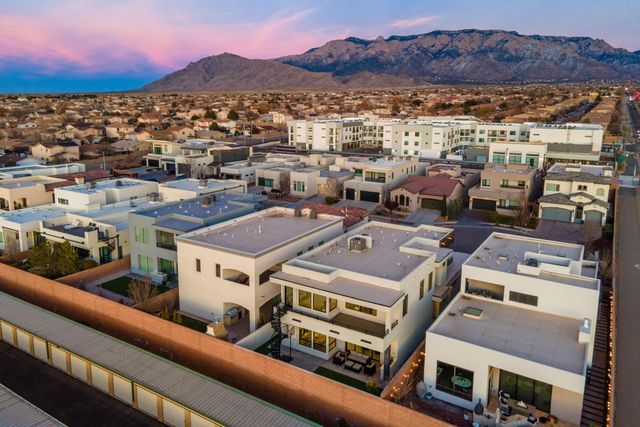 8805 Silver Oak Lane NE, Albuquerque, NM 87113