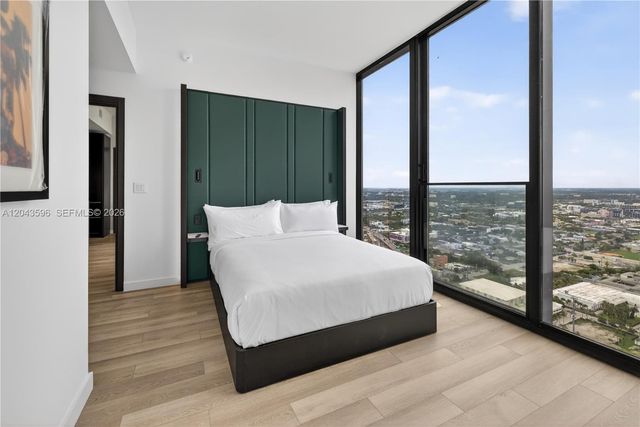 20 NE 11th 4702, Miami, FL 33132