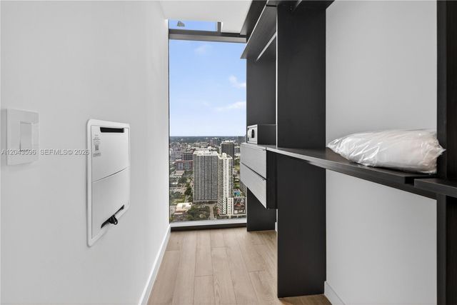 20 NE 11th 4702, Miami, FL 33132