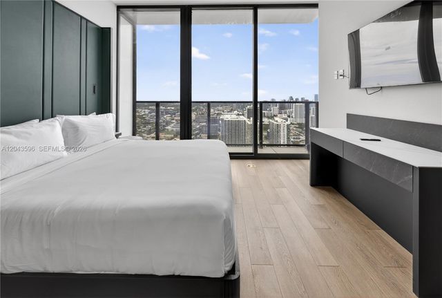 20 NE 11th 4702, Miami, FL 33132
