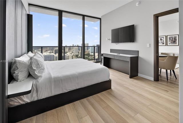 20 NE 11th 4702, Miami, FL 33132