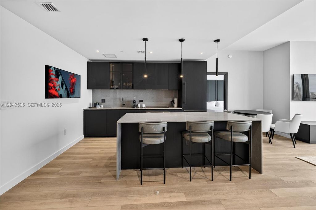 20 NE 11th 4702, Miami, FL 33132