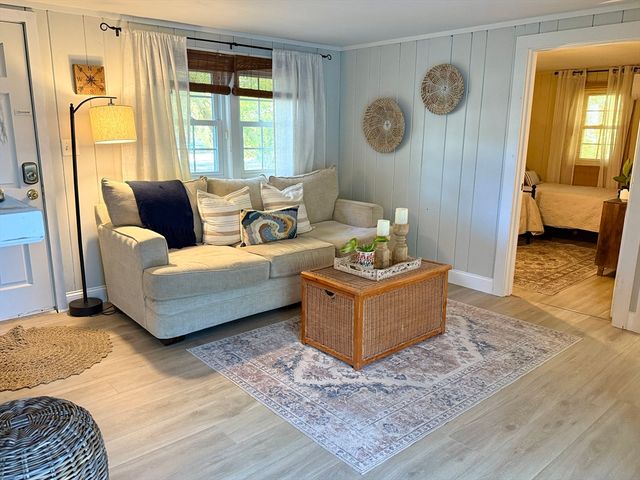 28 Swan Lake Rd, Yarmouth, MA 02673