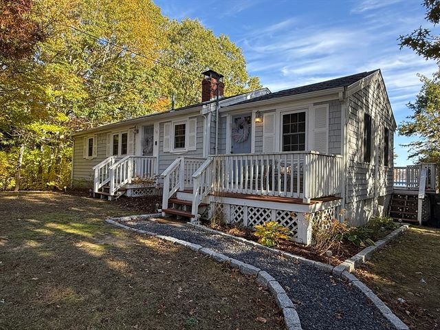 28 Swan Lake Rd, Yarmouth, MA 02673
