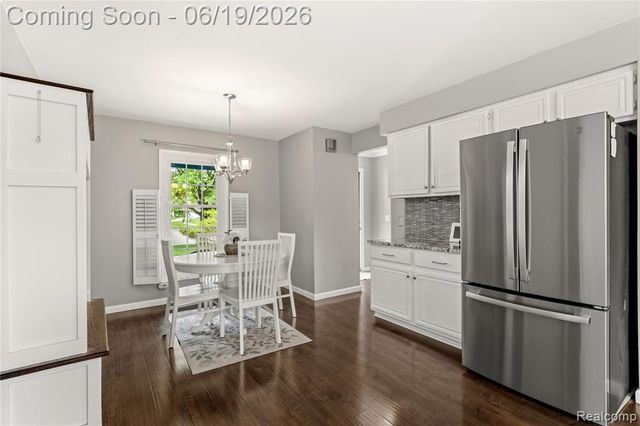 45209 Saltz Road, Canton, MI 48187