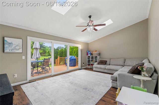 45209 Saltz Road, Canton, MI 48187
