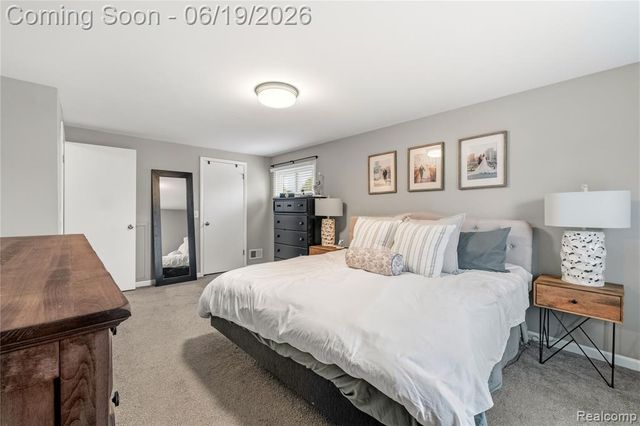 45209 Saltz Road, Canton, MI 48187