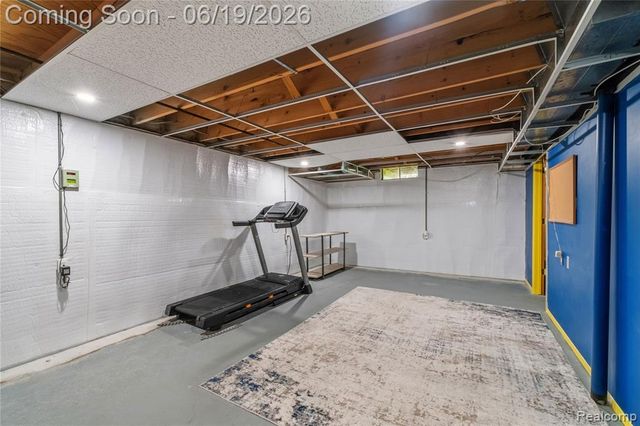45209 Saltz Road, Canton, MI 48187