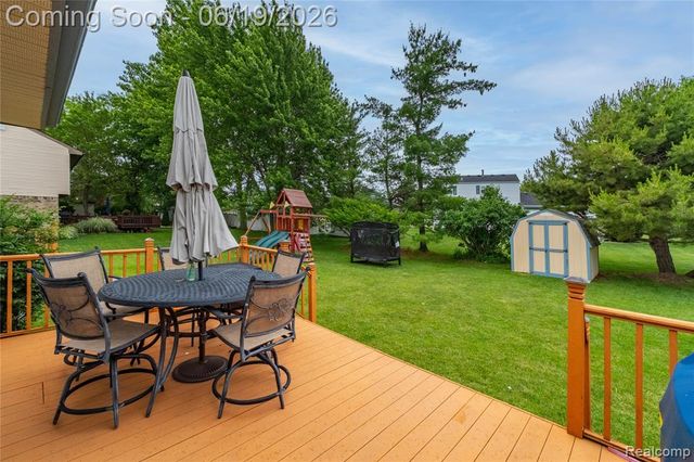 45209 Saltz Road, Canton, MI 48187