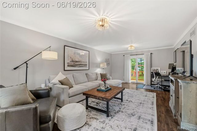45209 Saltz Road, Canton, MI 48187