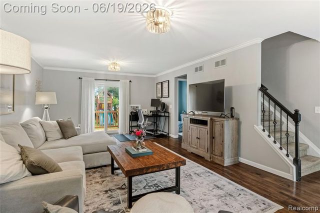 45209 Saltz Road, Canton, MI 48187