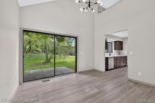 32 Haverhill Court, Ann Arbor, MI 48105
