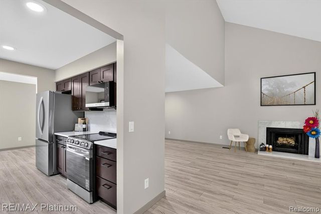 32 Haverhill Court, Ann Arbor, MI 48105