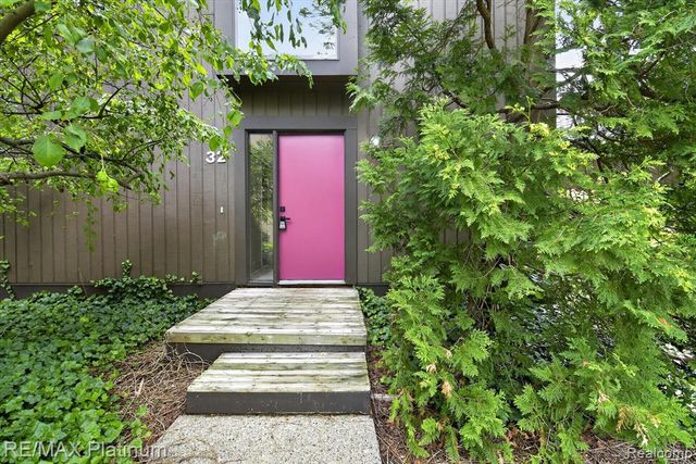 32 Haverhill Court, Ann Arbor, MI 48105