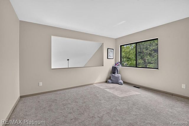 32 Haverhill Court, Ann Arbor, MI 48105
