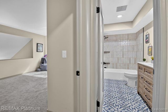 32 Haverhill Court, Ann Arbor, MI 48105