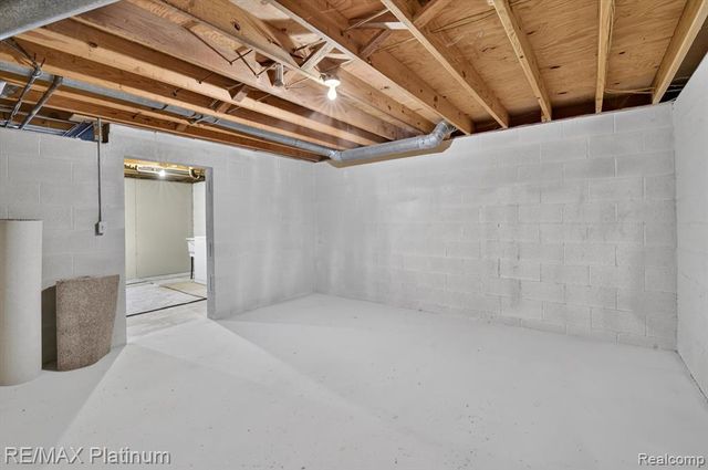 32 Haverhill Court, Ann Arbor, MI 48105