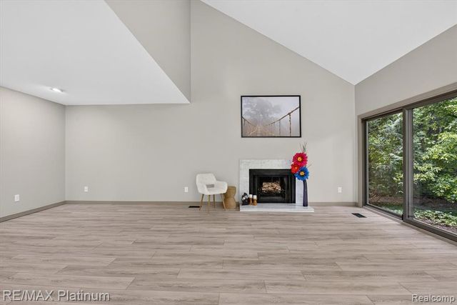 32 Haverhill Court, Ann Arbor, MI 48105