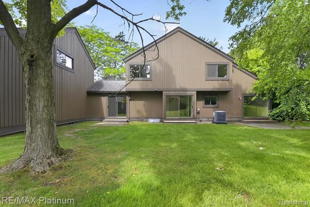 32 Haverhill Court, Ann Arbor, MI 48105