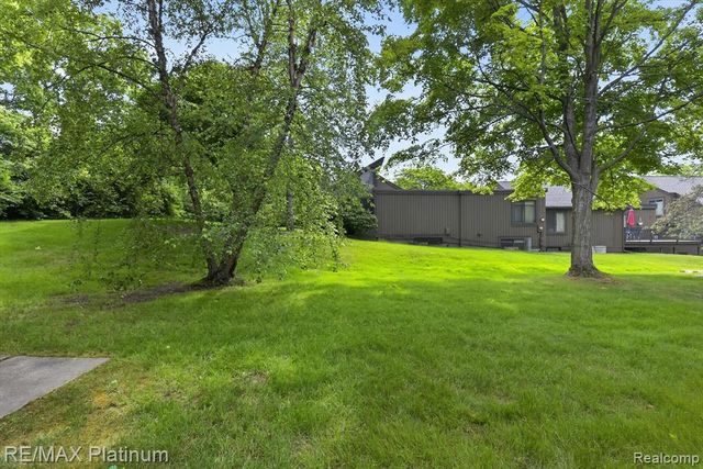 32 Haverhill Court, Ann Arbor, MI 48105