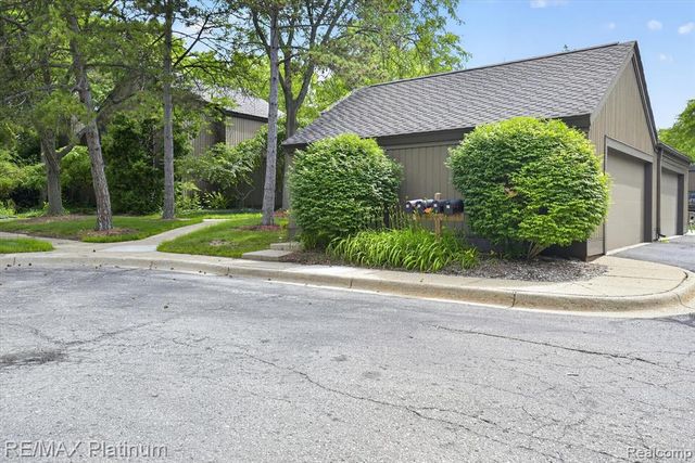 32 Haverhill Court, Ann Arbor, MI 48105