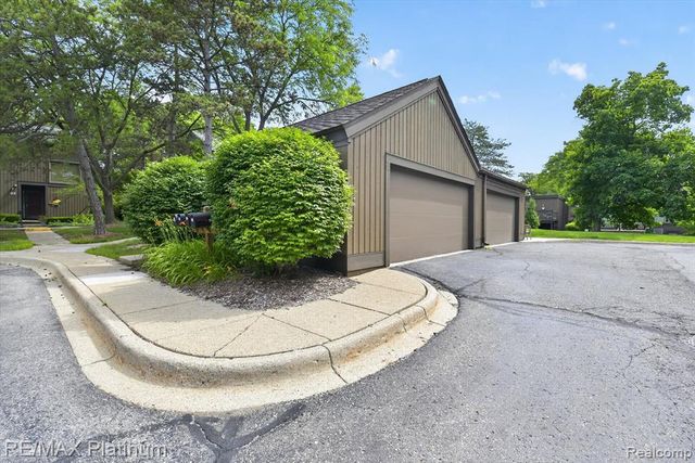 32 Haverhill Court, Ann Arbor, MI 48105